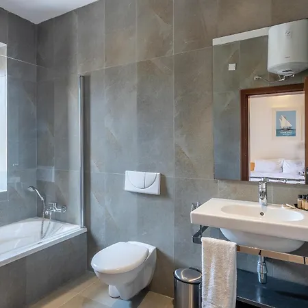 Onefifty Gozitan And Pool *