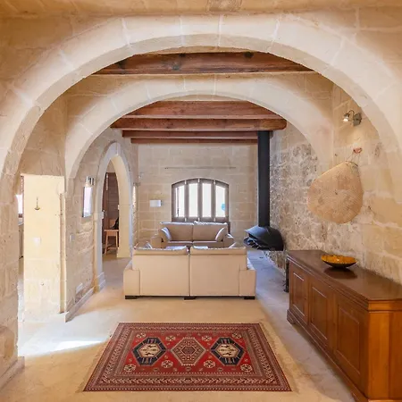 Onefifty Gozitan And Pool * Il-Pergla