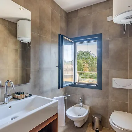 Onefifty Gozitan And Pool - Happy Apartment