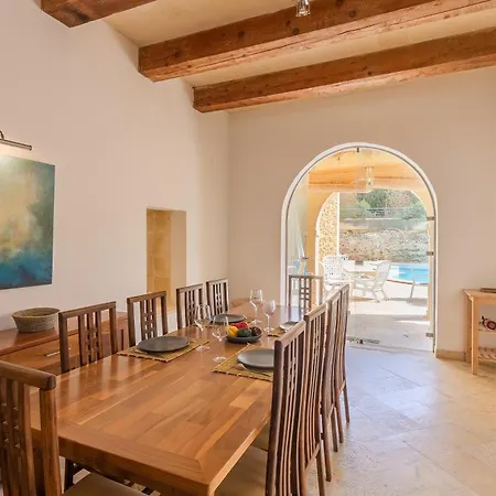 Onefifty Gozitan And Pool Il-Pergla