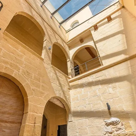 Onefifty Gozitan And Pool - Happy