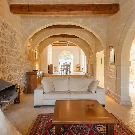 Onefifty Gozitan And Pool Il-Pergla