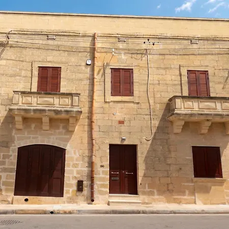 Onefifty Gozitan And Pool *