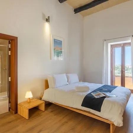 Onefifty Gozitan And Pool * Il-Pergla
